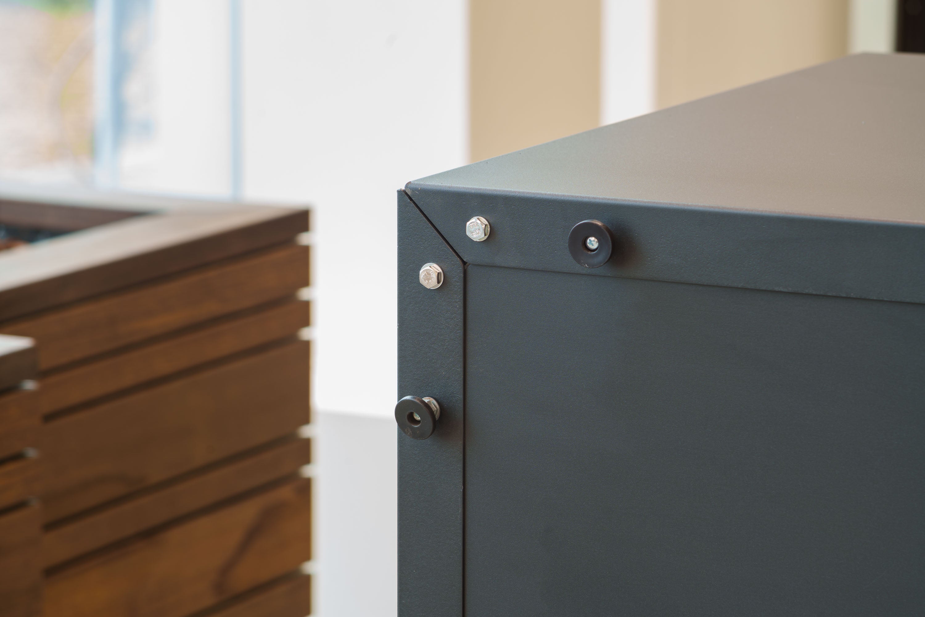 CONNECT Square - Coated Steel