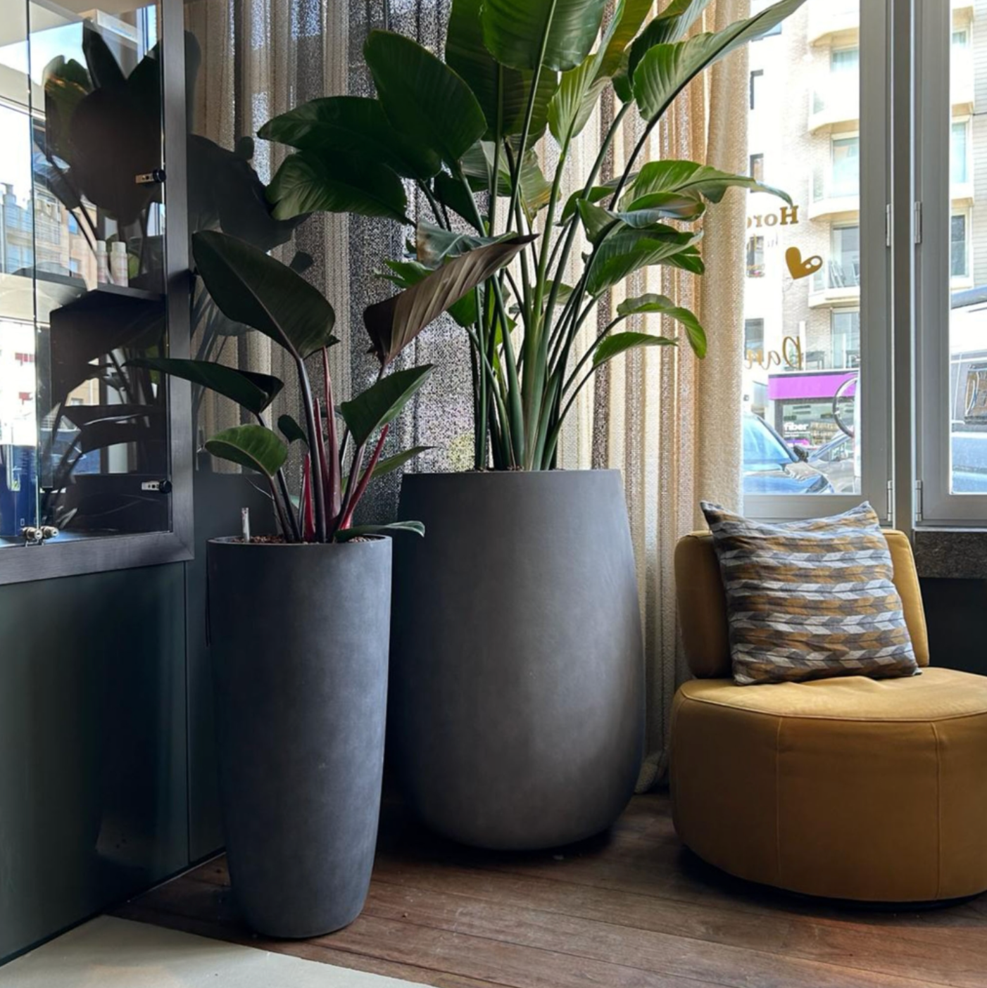 Mondo High Cohesa Round Tall Planter