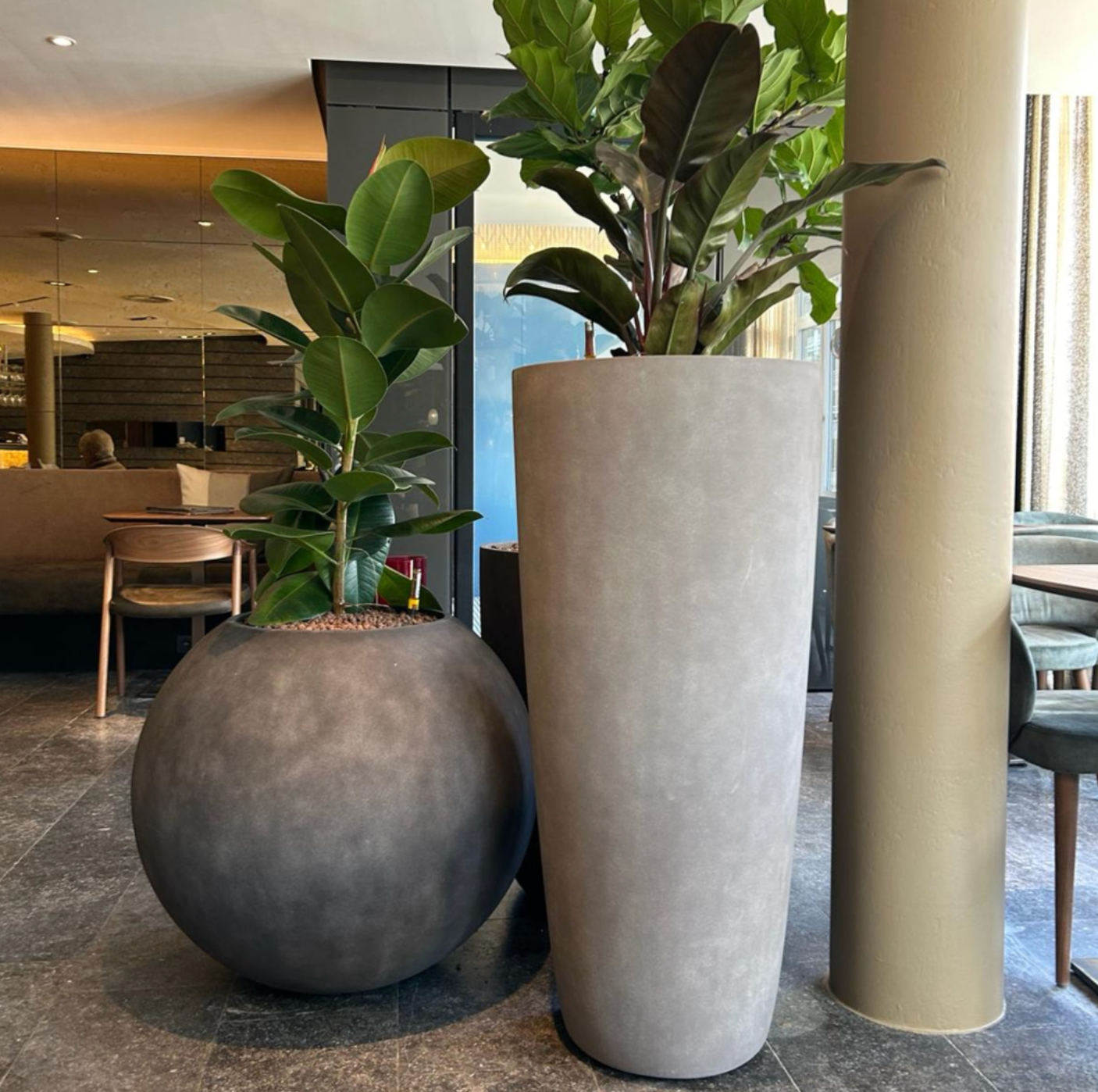 Lofto Cohesa Tall Round Planter