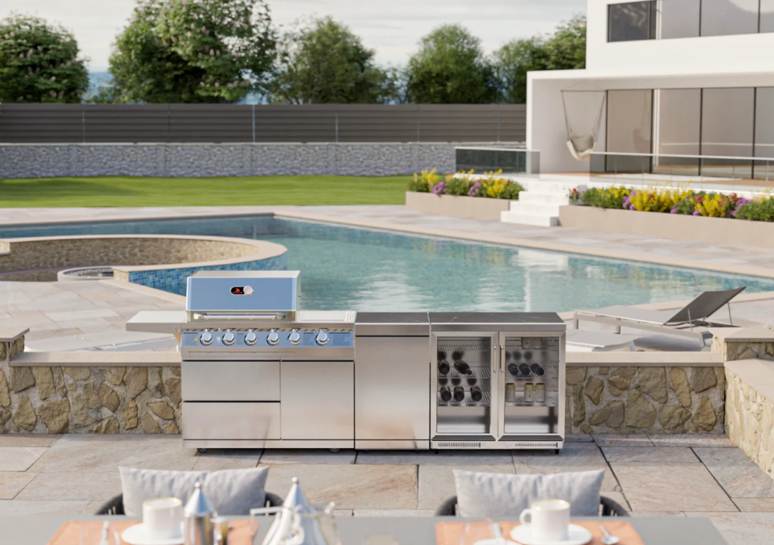 4 burner outdoor kitchen by swimming pool