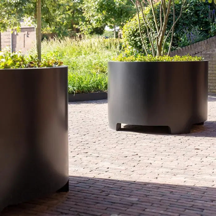 Circum Aluminium Planter - with feet