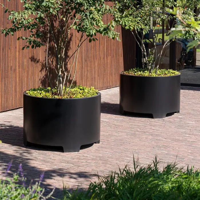 Circum Aluminium Planter - with feet