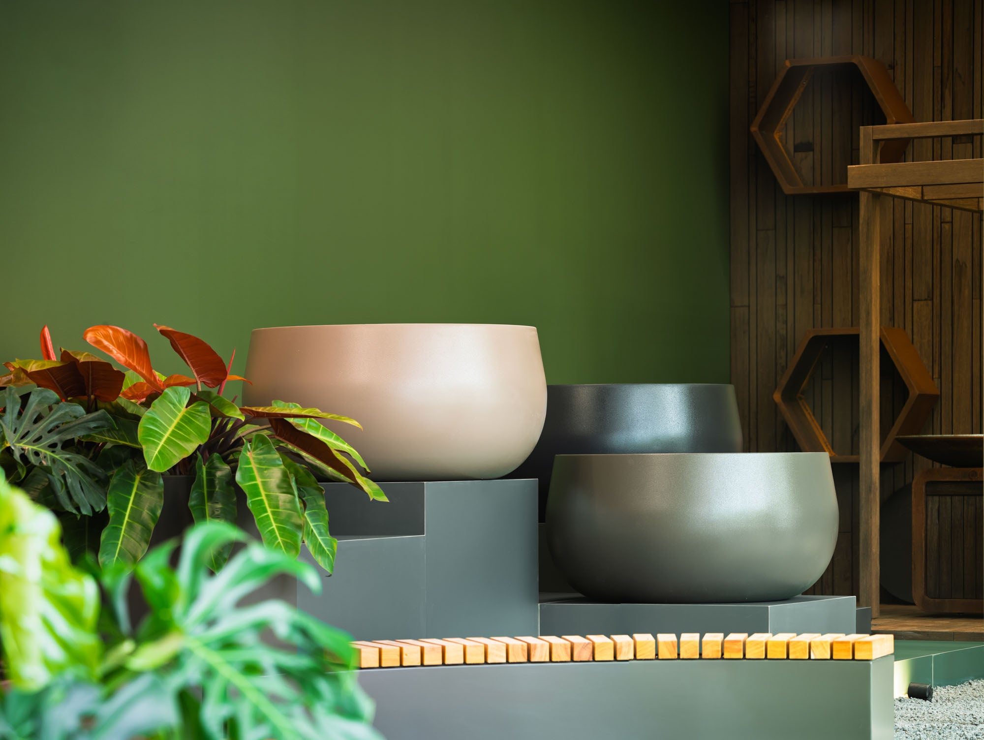 Lora Fibreglass Planter