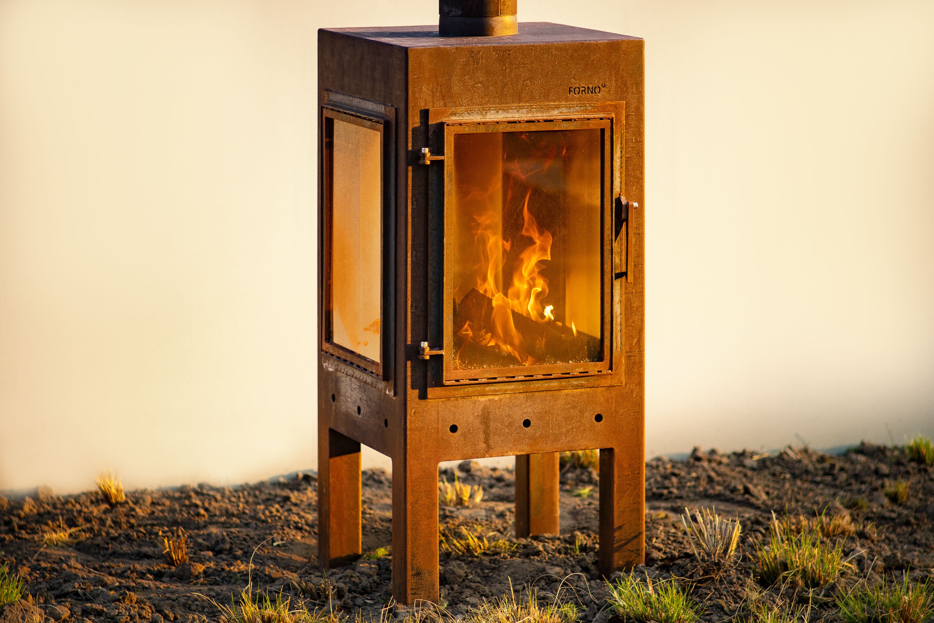 Digna Outdoor Fireplace