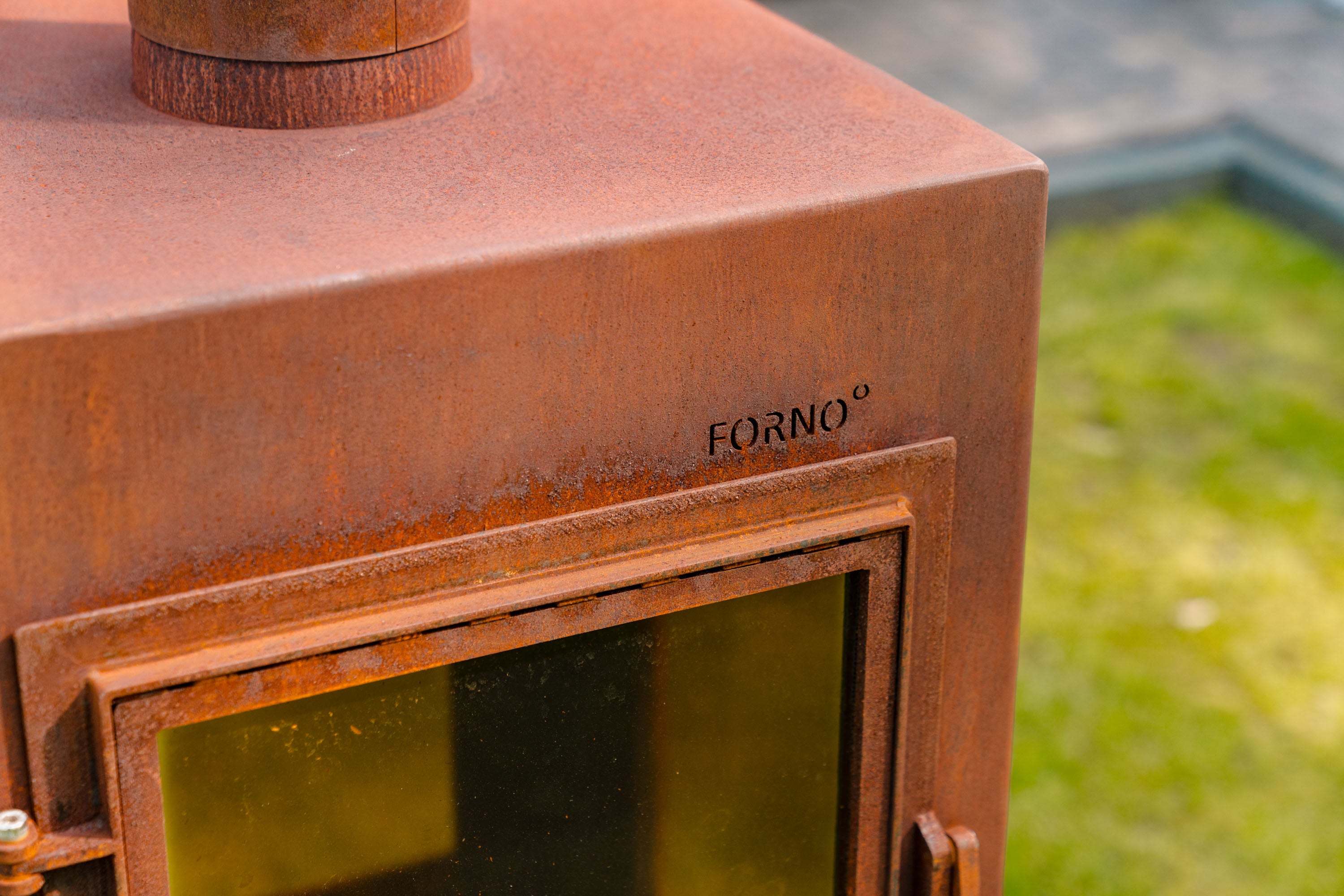 Digna Outdoor Fireplace