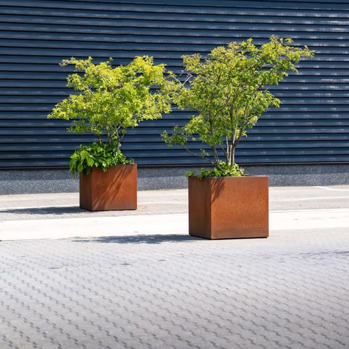 Carrez Corten Trough with wheels